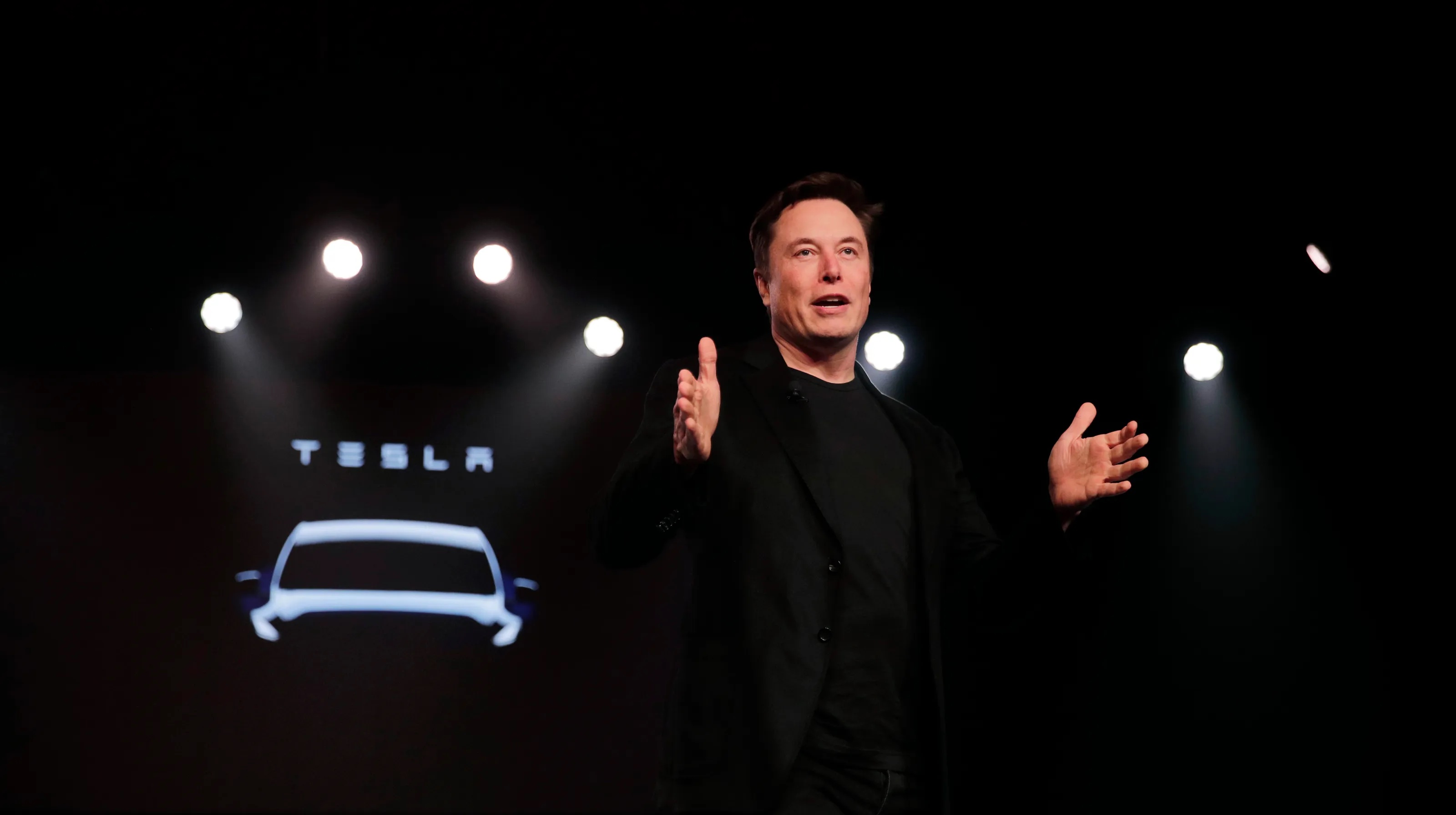 Vì sao việc giảm giá của Tesla có thể thúc đẩy một cuộc chiến giá EV? - Ảnh 1