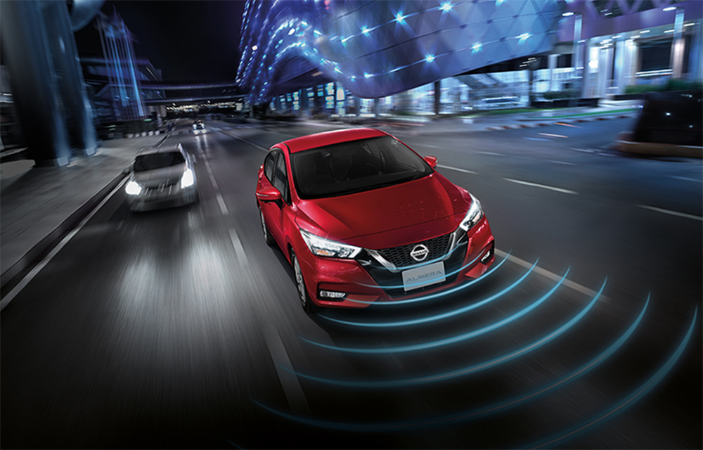 Nissan Almera lại là mẫu xe tiên phong được trang bị động cơ Turbo tăng áp trong phân khúc.