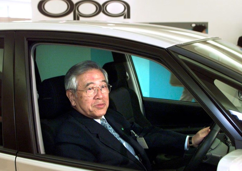 Toyoda đã phê duyệt các nhà máy lắp ráp đầu tiên của Toyota ở châu Âu, Anh và nhà máy đầu tiên ở Canada.