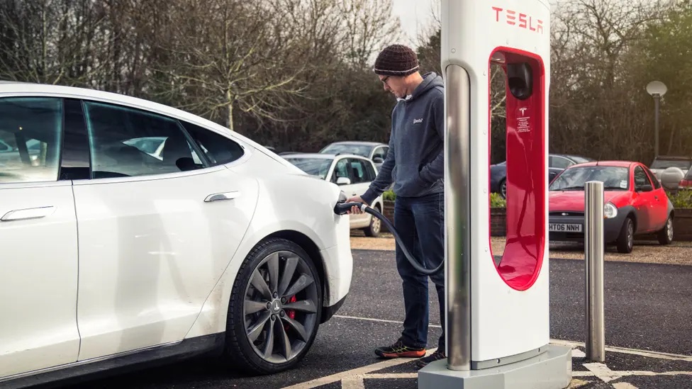Tesla mở mạng sạc xe điện tại Mỹ cho các đối thủ “dùng chung”, bước ngoặt của thị trường xe điện