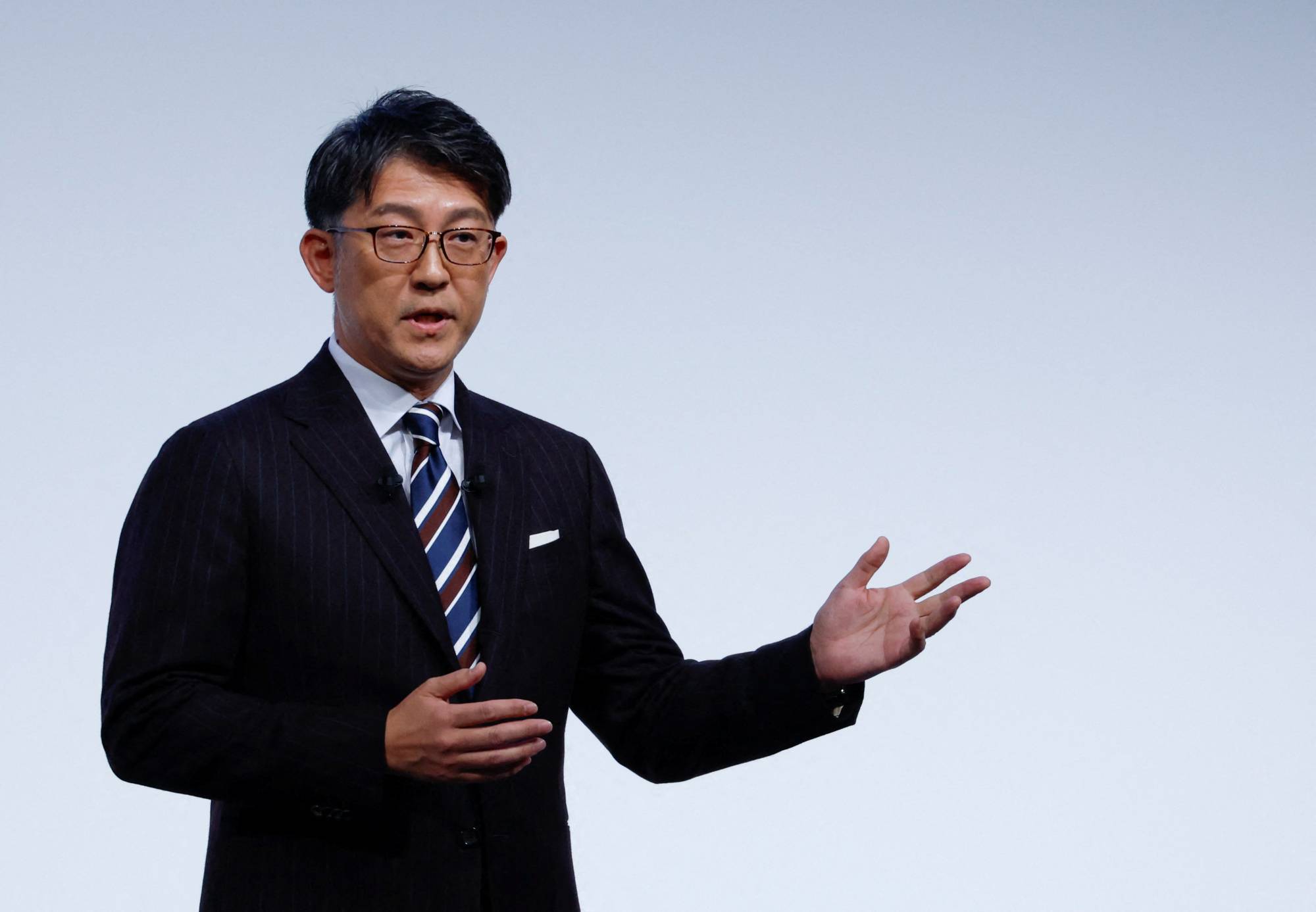 Tương lai xe điện của Toyota: Gánh nặng trên vai thuyền trưởng mới Koji Sato