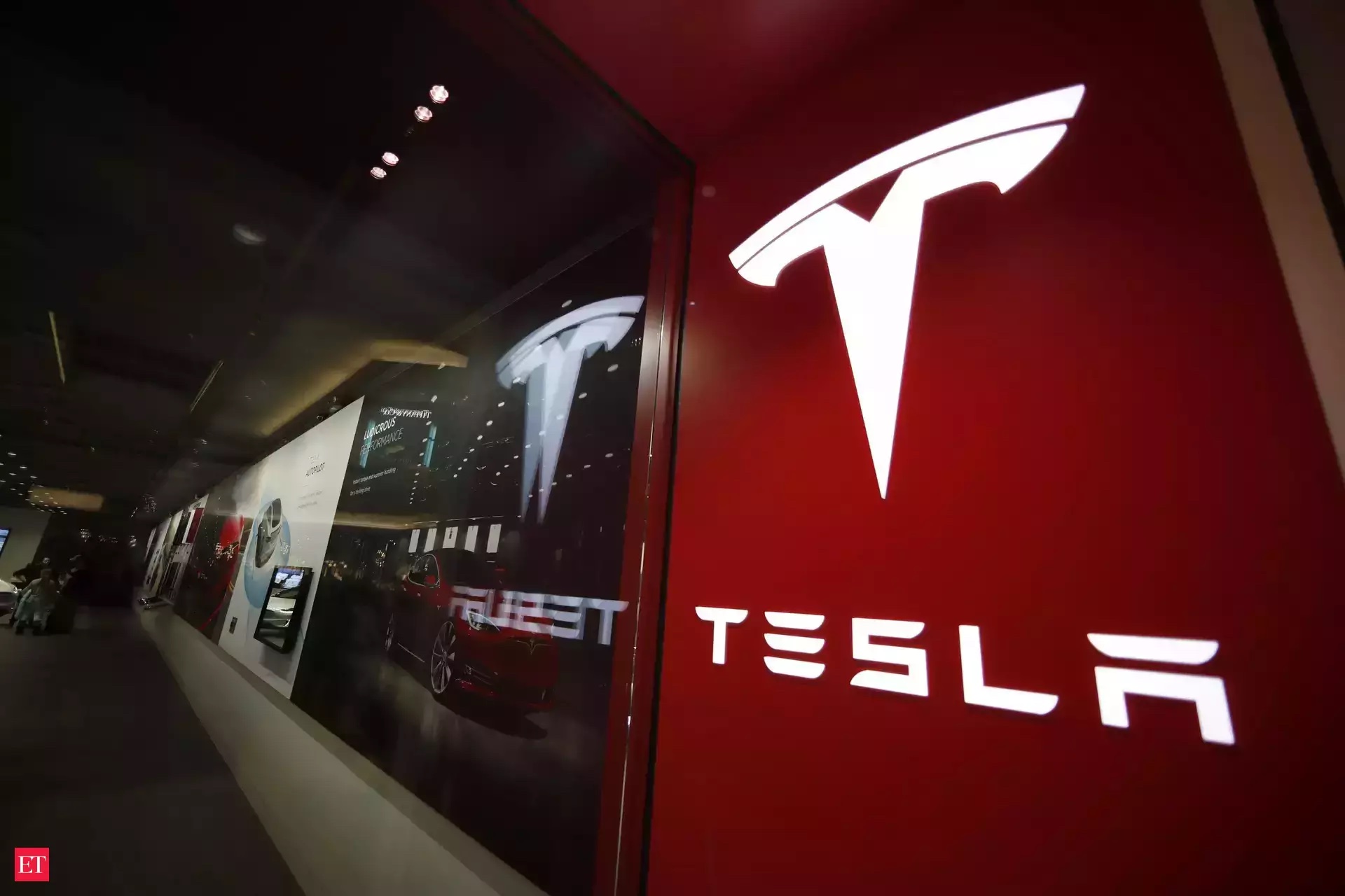 Tesla tăng cường đầu tư vào Trung Quốc bất chấp căng thẳng thương mại gia tăng