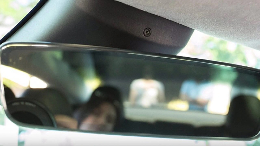 Camera gắn bên trong xe ô tô có thể 