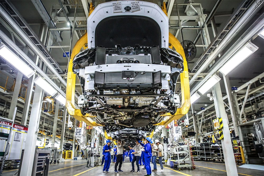 Đối với BYD, công ty thành lập cách đây 28 năm, bí quyết thành công của họ là niềm tin kiên định rằng một ngày nào đó pin sẽ là nguồn năng lượng thống trị của mọi thứ, thậm chí thay thế nhiên liệu hóa thạch cho ô tô.  