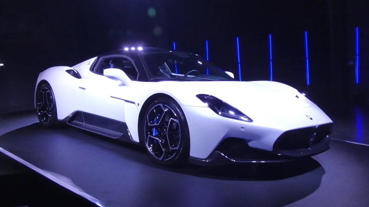 Ra mắt vào năm 2020, Maserati MC20 đã được giới thiệu một động cơ mới do Maserati thiết kế. 