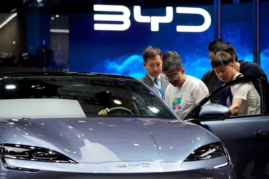Nhà sản xuất xe điện lớn nhất thế giới BYD sụt giảm lợi nhuận 43,5%
