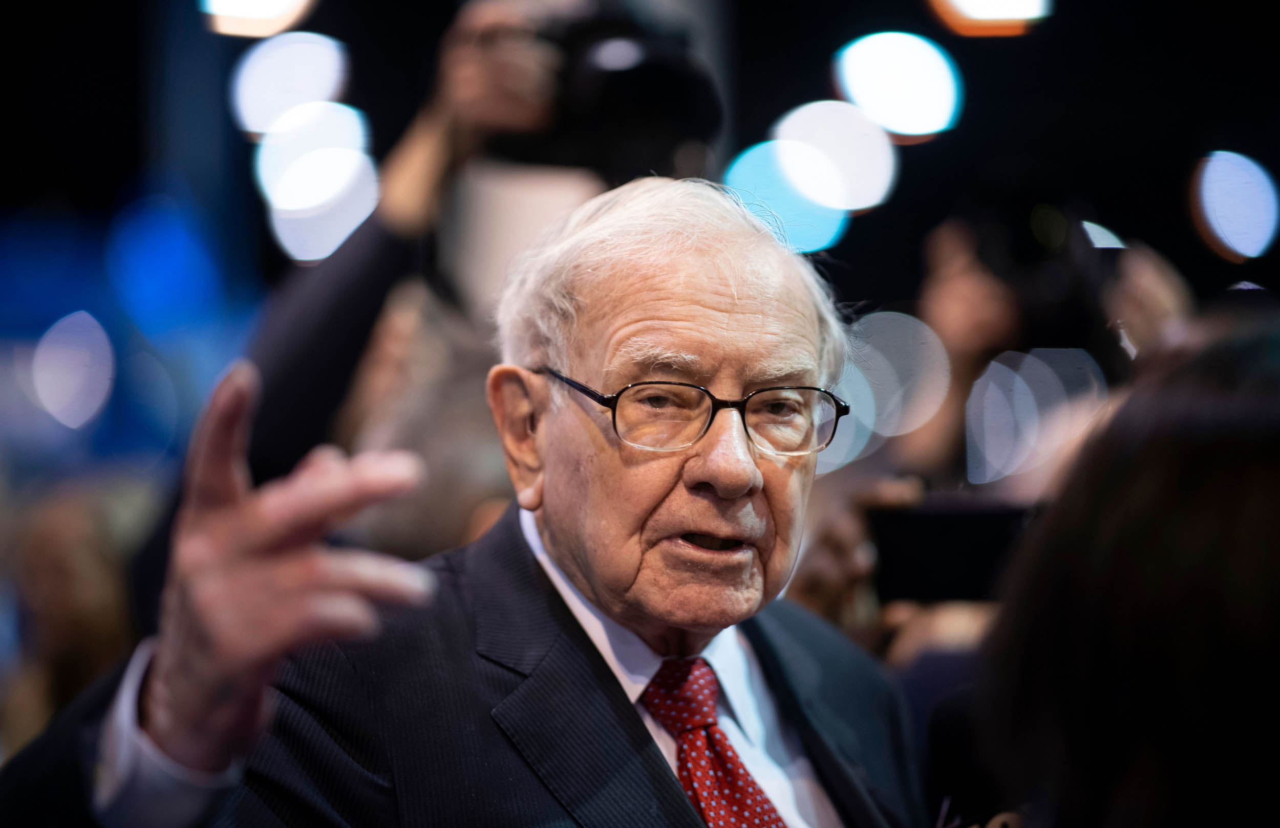 Nhà đầu tư huyền thoại Warren Buffett: “Ngành công nghiệp ô tô quá khắc nghiệt”