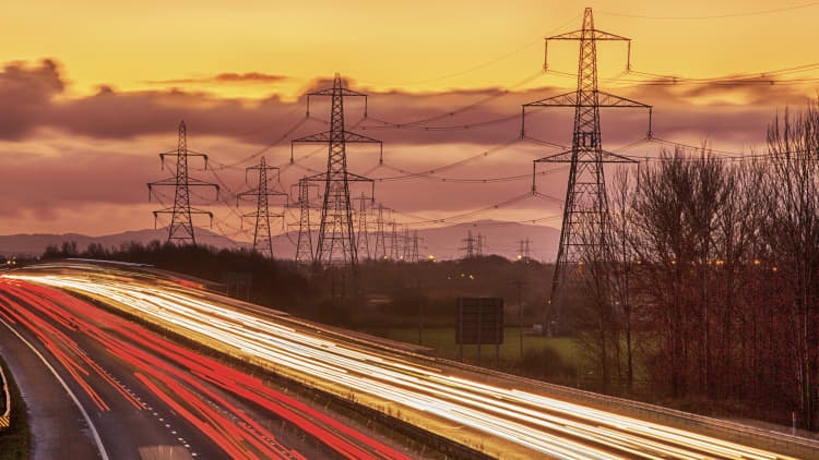 Hạ tầng lưới điện của Mỹ đối mặt với căng thẳng trước sự bùng nổ của xe điện