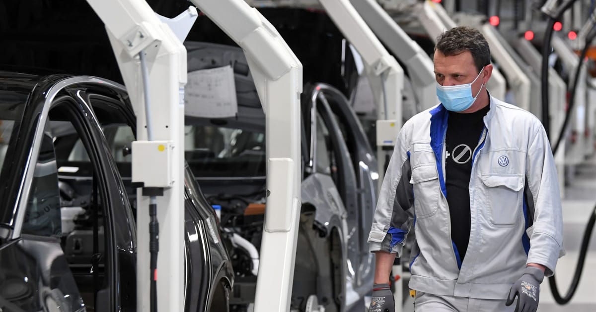 Bộ trưởng Tài chính Pháp: “Ngành công nghiệp ô tô châu Âu không ngại xe giá rẻ Trung Quốc”