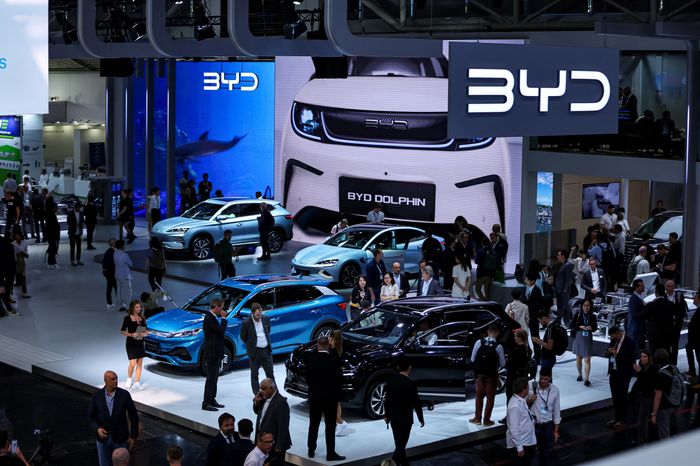 Các nhà sản xuất ô tô Đức “tụt hậu”, bắt tay Trung Quốc để phát triển là cần thiết?