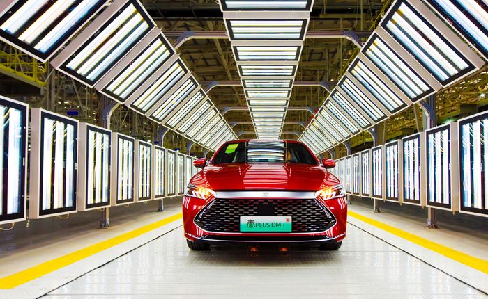 Các nhà sản xuất Trung Quốc đang giành lại thị phần từ các hãng xe phương Tây ngay trên sân nhà.