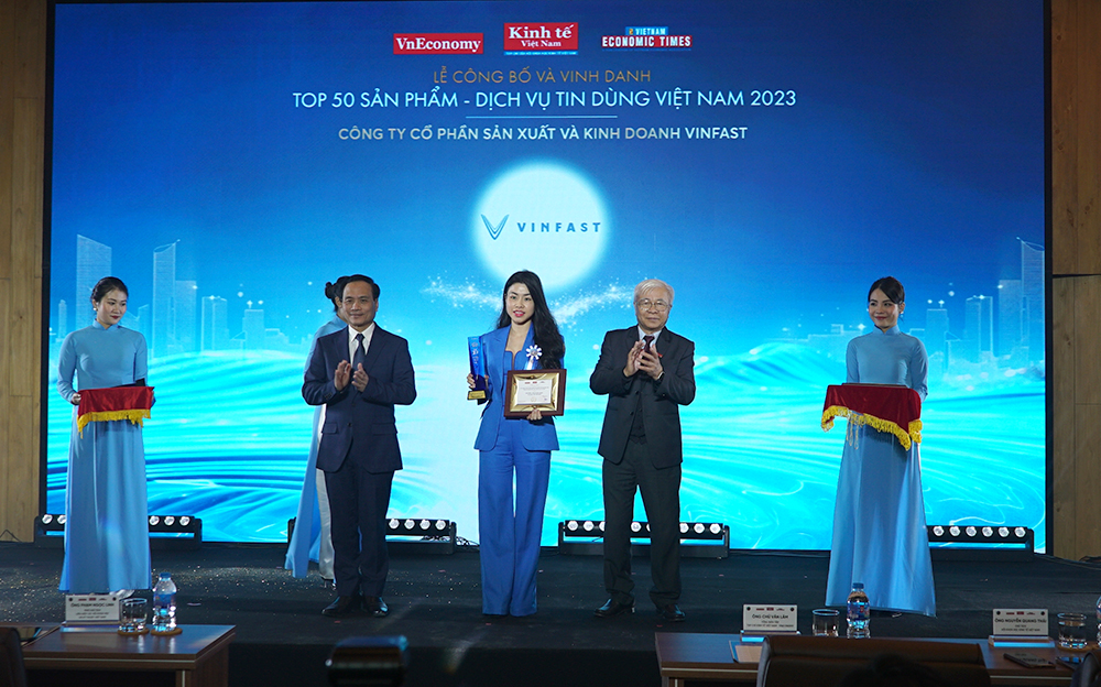 VinFast VF6 được vinh danh là Sản phẩm ấn tượng năm 2023 tại chương trình Tin Dùng Việt Nam