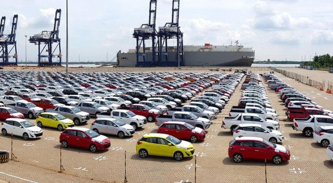 Việt Nam nhập khẩu gần 120.000 ô tô cả năm 2023, sụt giảm mạnh kim ngạch