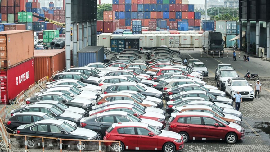 Xe nhập khẩu về Việt Nam sụt giảm, nốt trầm ngay đầu năm mới 2024