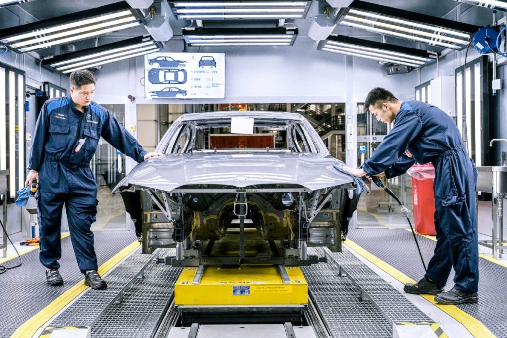 Lợi nhuận lao dốc, các nhà cung cấp ngành ô tô châu Âu đối mặt với nguy hiểm