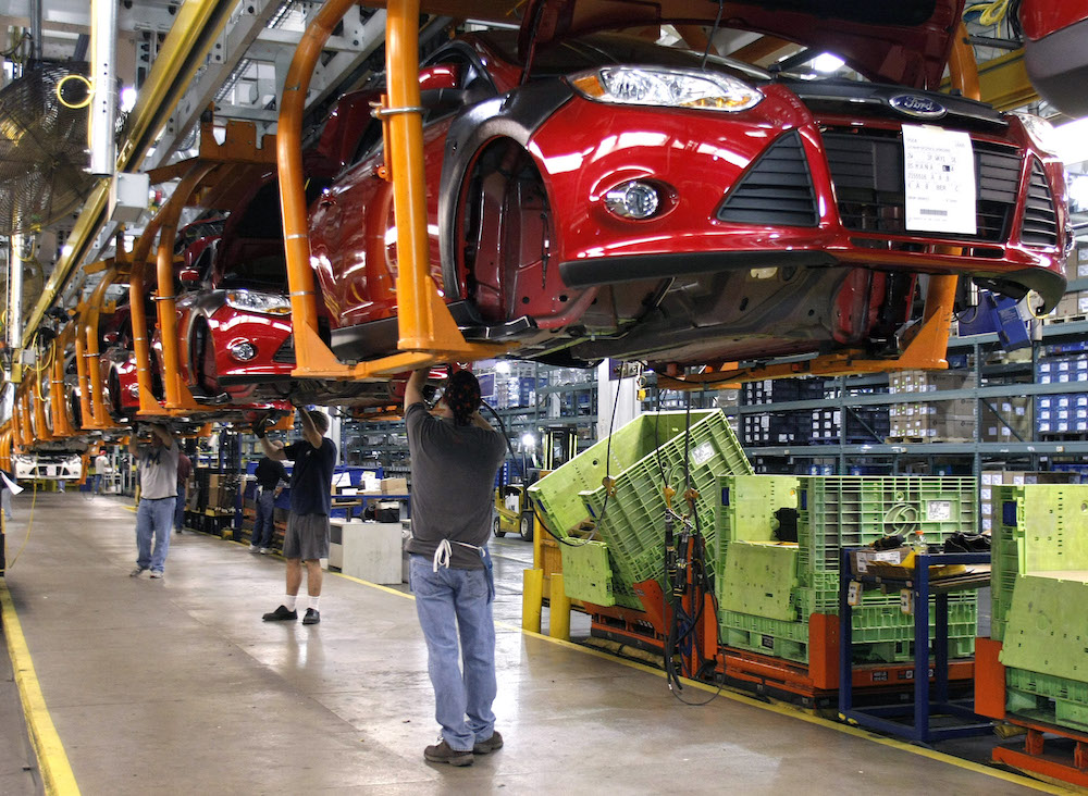 Từng lên kế hoạch loại bỏ, các nhà sản xuất ô tô Mỹ "quay xe" chạy đua sản xuất xe hybrid