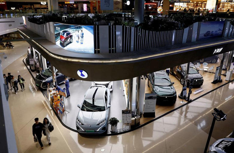 Trung Quốc nới lỏng quy định cho vay mua ô tô thúc đẩy tiêu dùng