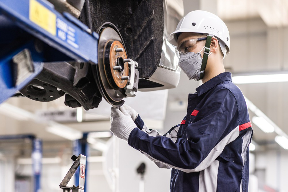 Thủ tướng Chính phủ chỉ đạo nghiên cứu giảm lệ phí trước bạ đối với ô tô trong năm 2024. Ảnh: TMV.