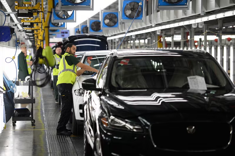 Jaguar Land Rover đầu tư 5 triệu bảng Anh để tái tạo trải nghiệm trong sản xuất
