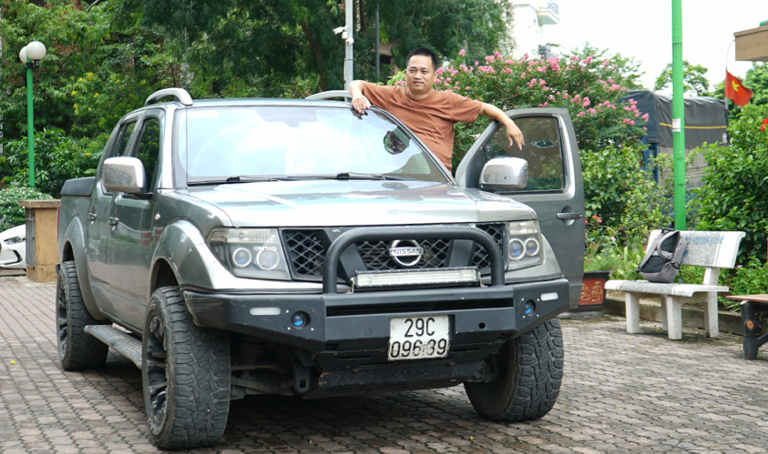 Anh Nguyễn Đăng Luyện và chiếc Nissan Navara cán mốc gần nửa triệu km.
