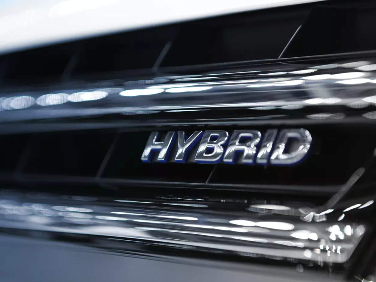 Xe hybrid hiện chưa nhận được nhiều ưu đãi như xe điện tại Việt Nam.