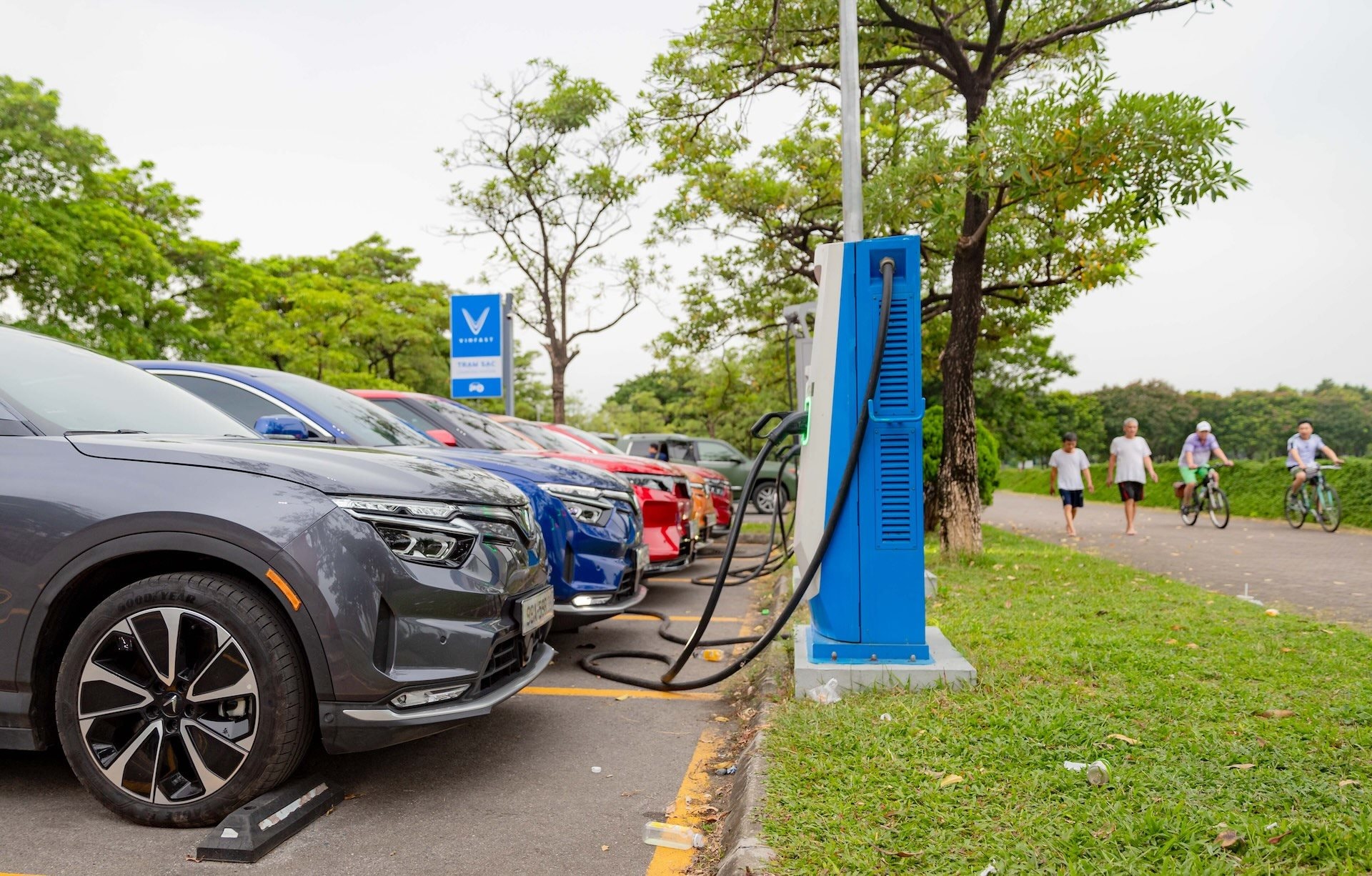 Việc phát triển trạm sạc cho xe điện tại Việt Nam hiện mới chỉ có VinFast đầu tư lớn.