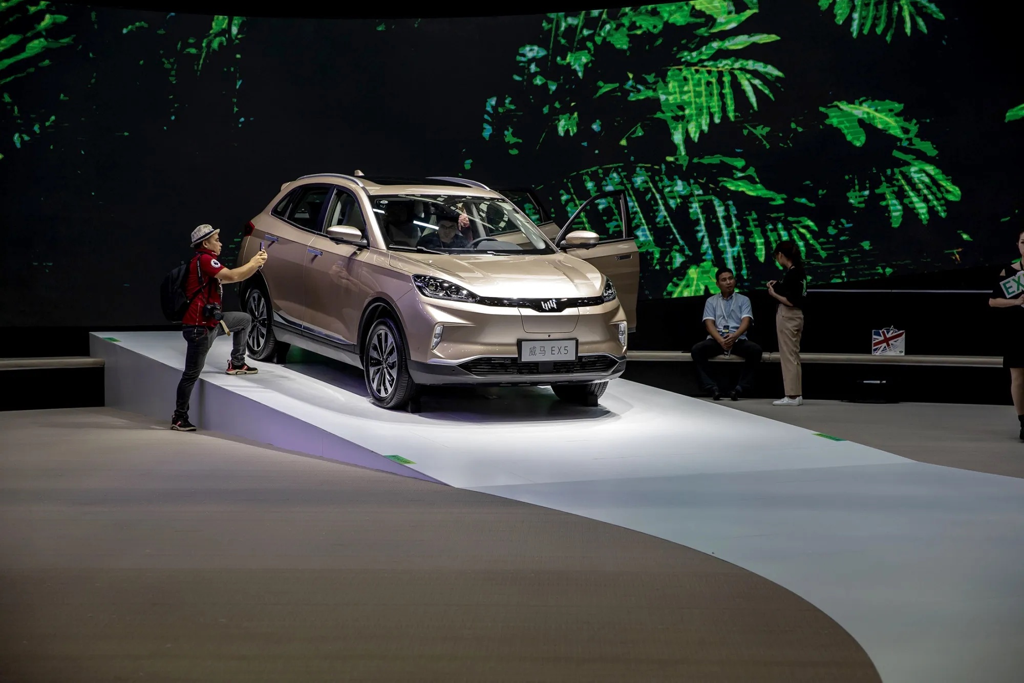 Mẫu xe điện EX5 của WM Motor tại triển lãm ô tô Quảng Châu năm 2018. Ảnh: Bloomberg.