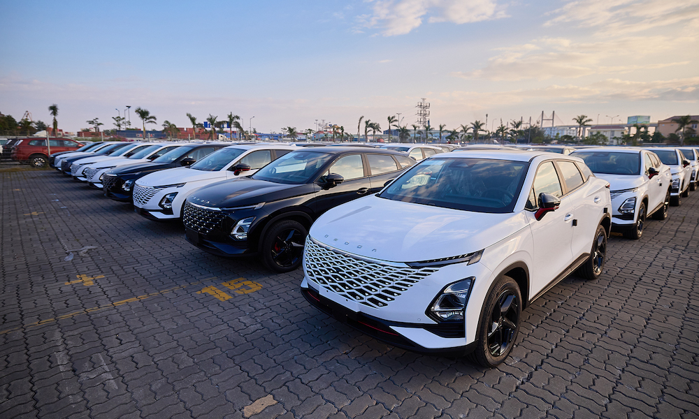 Xe nhập khẩu vào Việt Nam giảm gần 14% trong tháng 4
