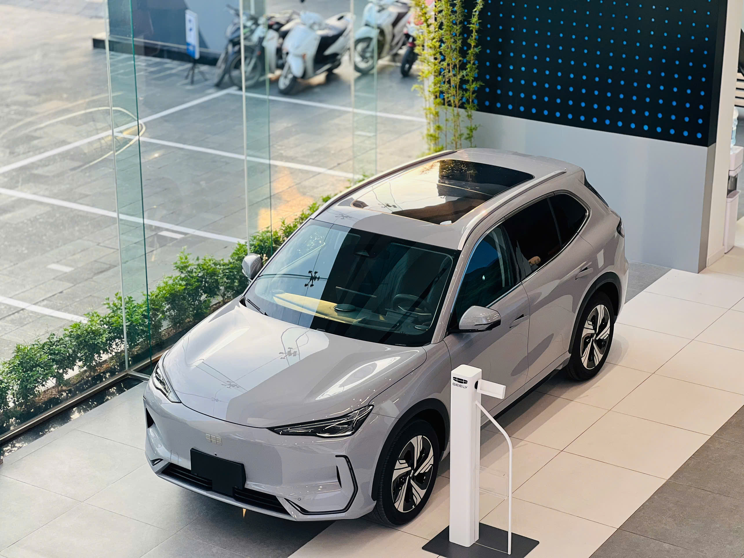 EX5 là mẫu xe điện đô thị lý tưởng cho nhu cầu di chuyển hàng ngày: nhỏ gọn, linh hoạt, trang bị thông minh và mức giá dễ tiếp cận.