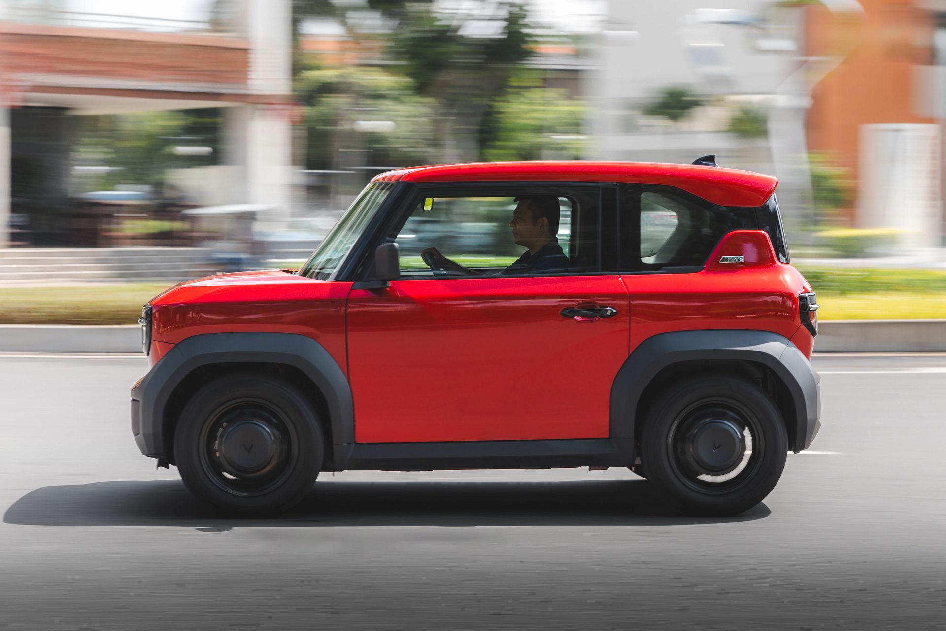 Ô tô xăng cỡ nhỏ thoái trào, xe điện mini tại Việt Nam ngày càng đông đúc