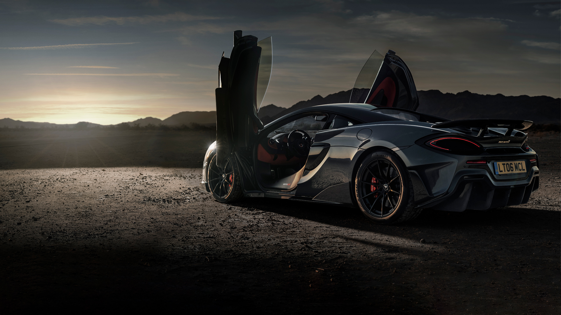Siêu xe McLaren là biểu tượng chất lượng và sự sang trọng. Bạn đang tìm kiếm trải nghiệm tuyệt vời về tốc độ và thể hiện cá tính của riêng mình? McLaren chính là lựa chọn tuyệt vời nhất cho bạn!