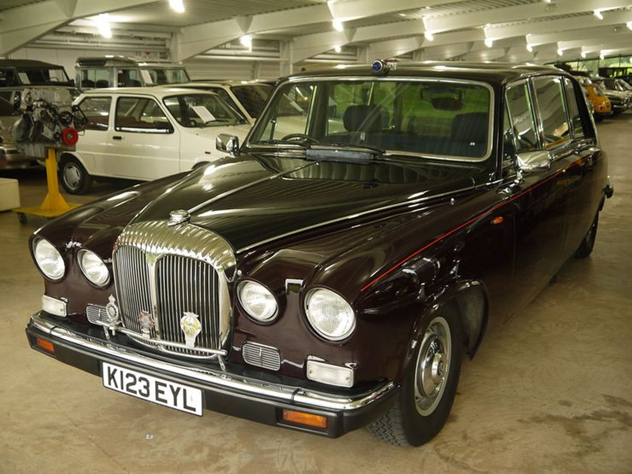 10 chiếc xe nổi bật trong bộ sưu tập ô tô của nữ hoàng Anh - Ảnh 2