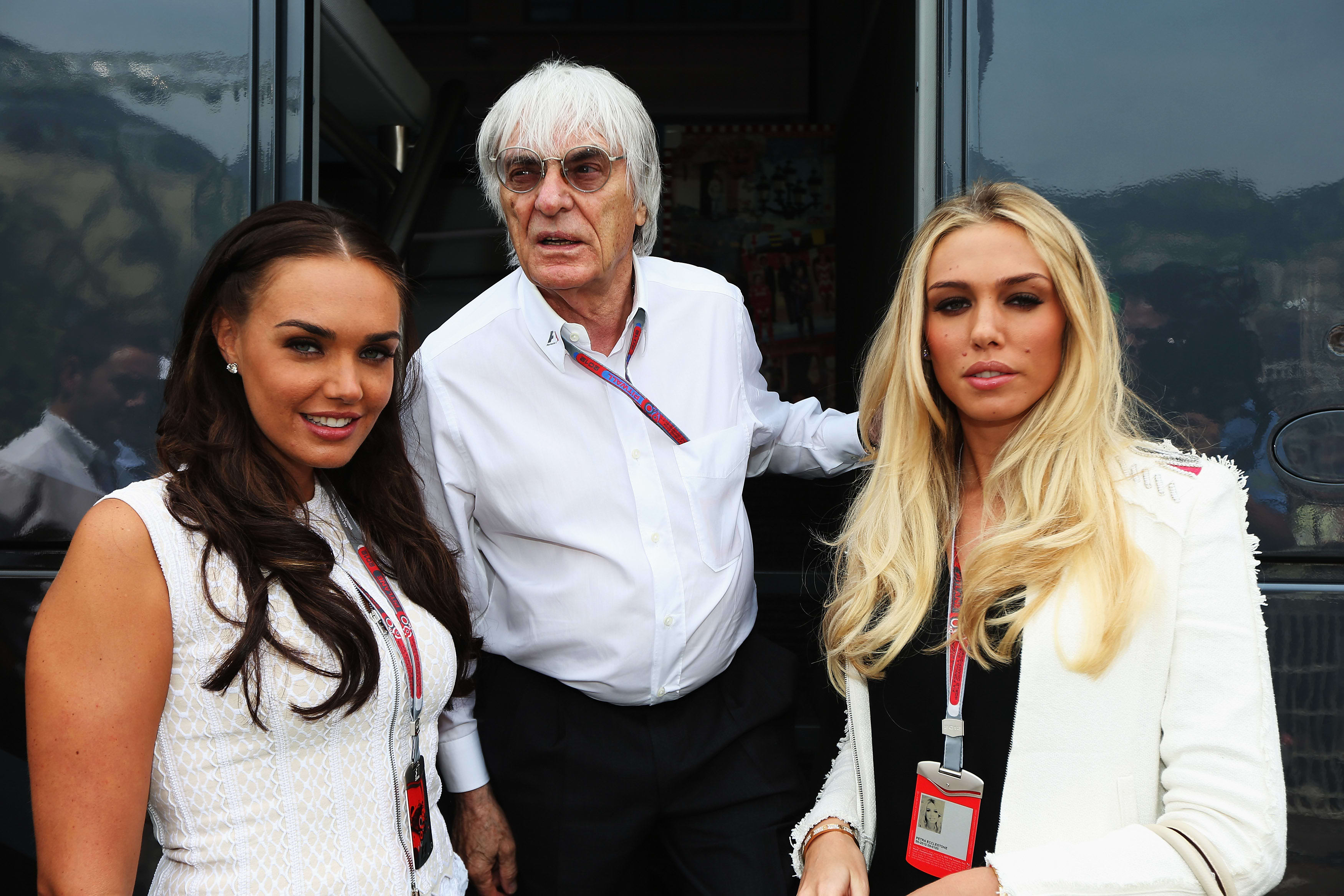 Bernie Ecclestone với các con gái Tamara Ecclestone và Petra Ecclestone. Ảnh: Getty Images
