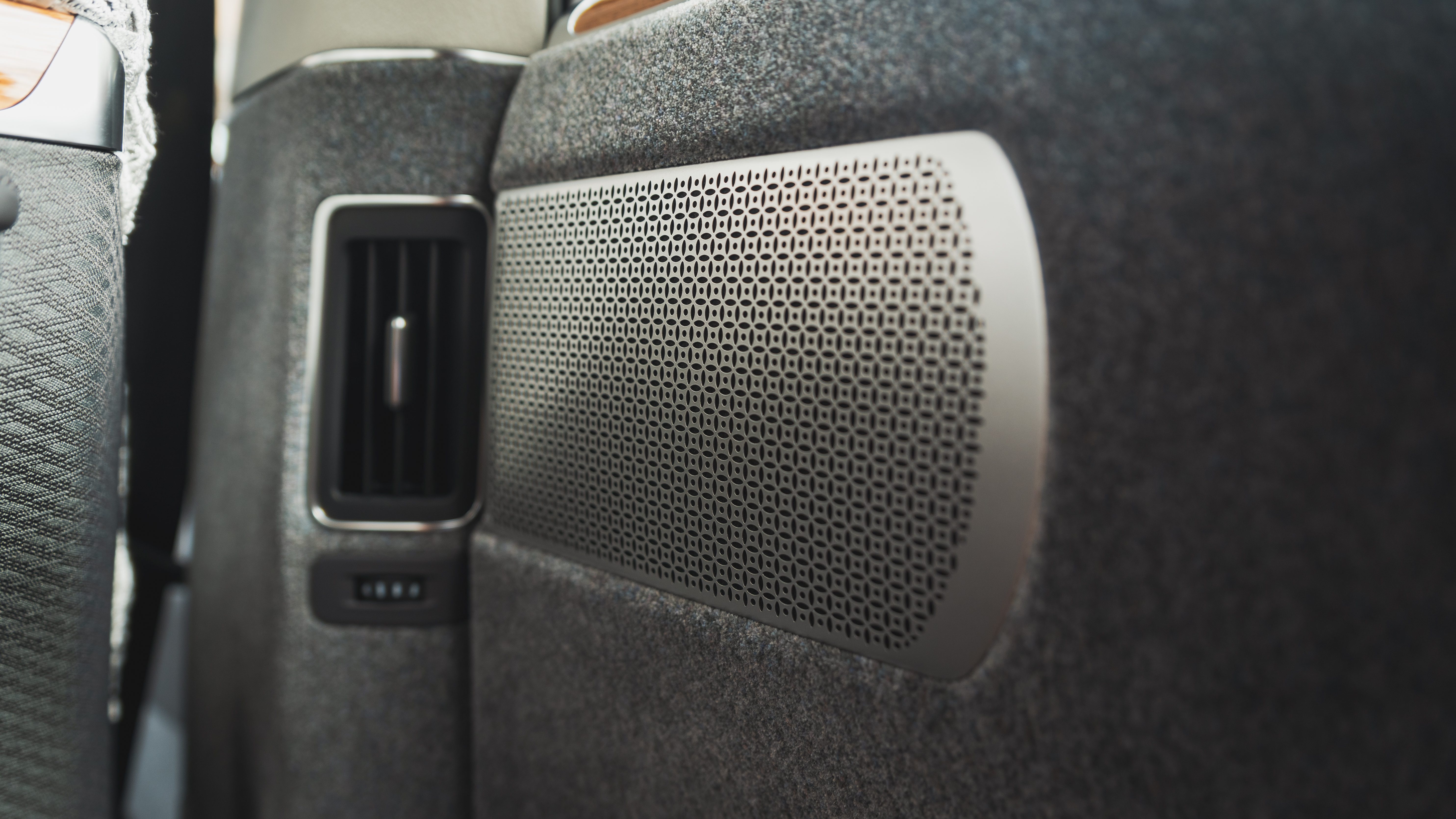 Toyota Century – xe si&#234;u sang “độc vị” Nhật Bản - Ảnh 11