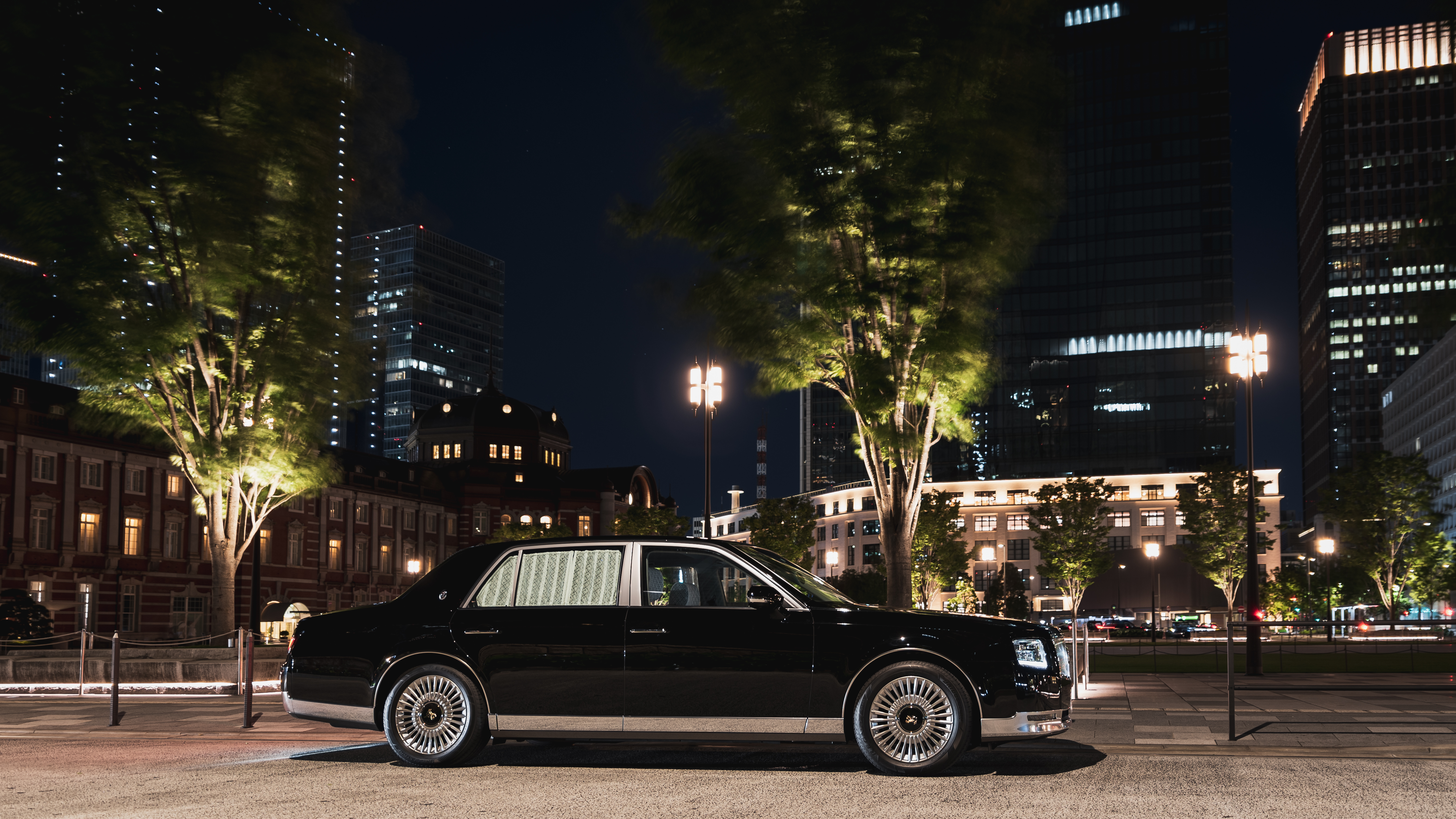 Toyota Century – xe si&#234;u sang “độc vị” Nhật Bản - Ảnh 8