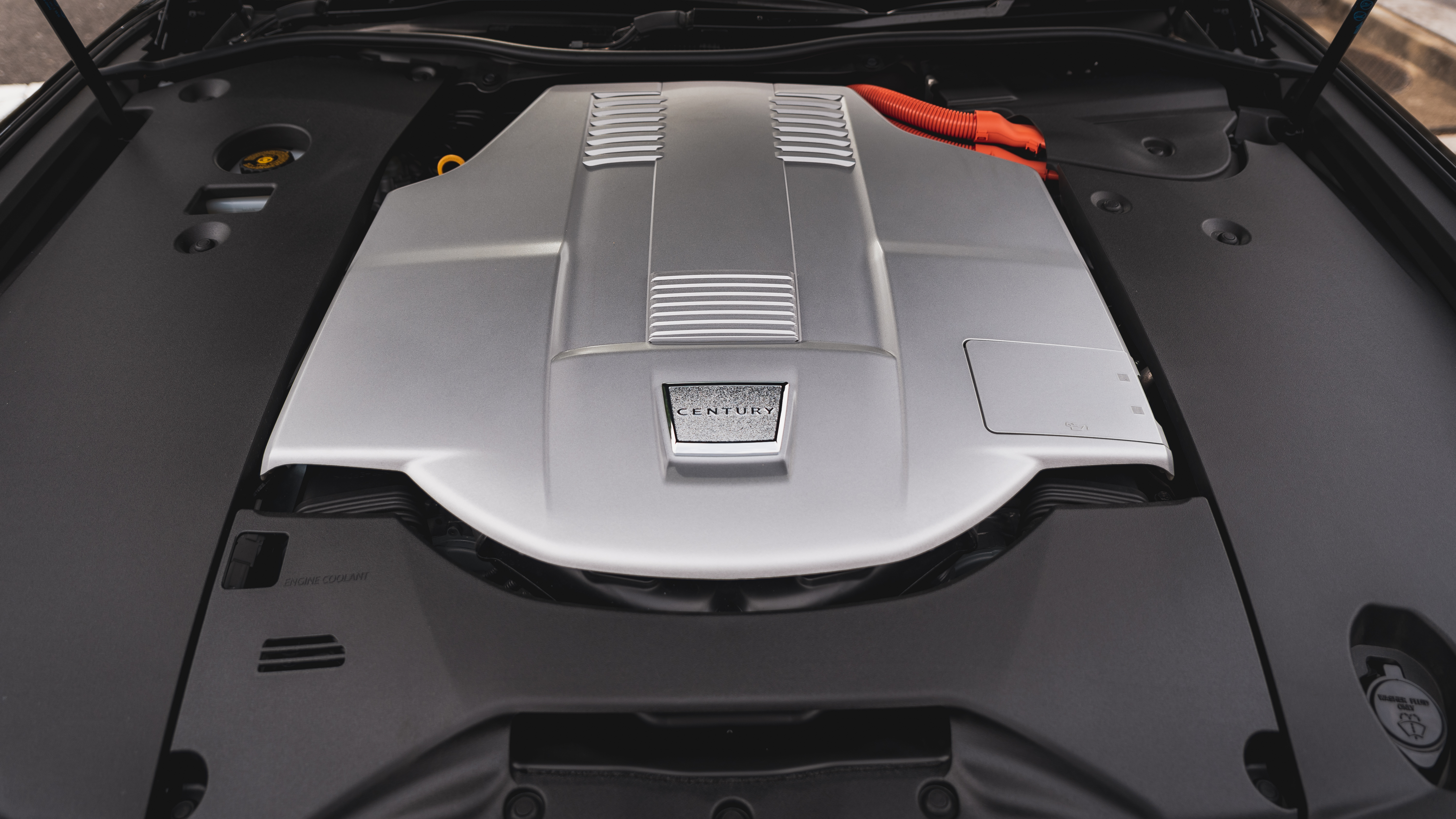 Toyota Century – xe si&#234;u sang “độc vị” Nhật Bản - Ảnh 3