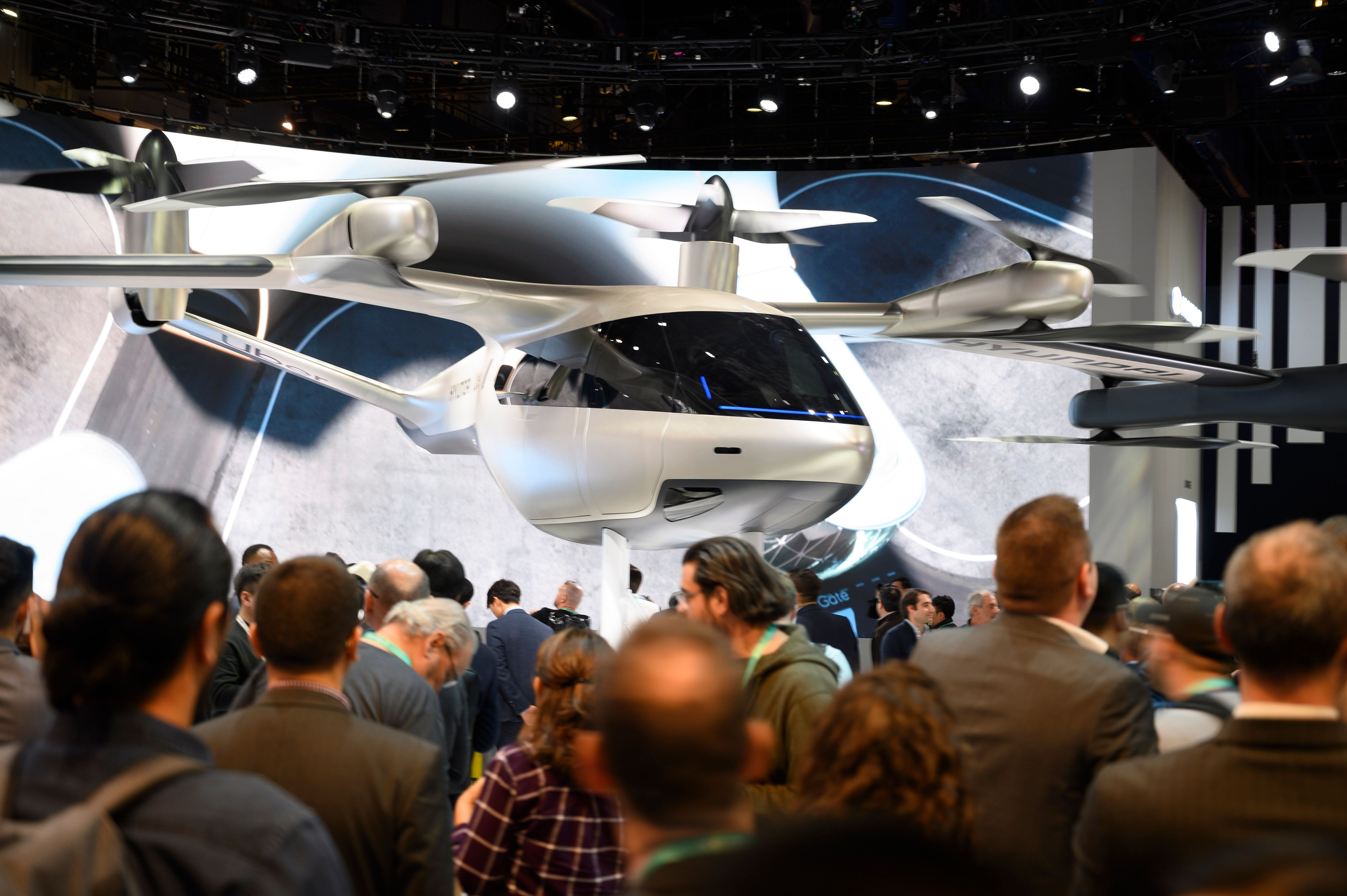 Concept ô tô bay Hyundai S-A1 Urban Air Mobility. Ảnh: Robyn Beck / AFP