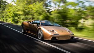 Huyền thoại Lamborghini Diablo tròn 30 tuổi