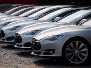 Tesla triệu hồi gần 160.000 xe điện model S và X