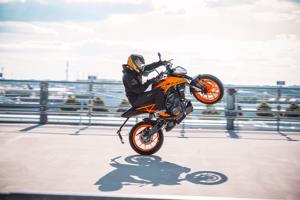 KTM Duke 200 2021 ra mắt tại Malaysia, giá 72 triệu