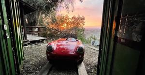 Vô tình tìm thấy Porsche 550 Spyder triệu USD siêu hiếm trong thùng hàng bị khóa sau 35 năm