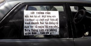 Hành vi đỗ xe ô tô chắn cửa nhà người dân bị xử phạt thế nào?