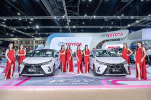 Ngắm dàn siêu mẫu cực nóng bỏng tại triển lãm Bangkok International Motor Show 2021