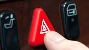 Điều gì xảy ra khi nếu để ô tô điện hết sạch điện?