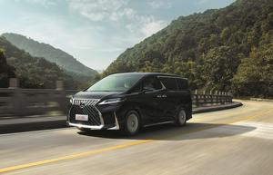 Lexus LM 350 - mẫu xe dành cho "ông chủ", giá hơn 8 tỷ đồng