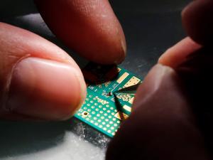 Ngành công nghiệp ô tô chịu hậu quả nặng nề nhất do thiếu chip