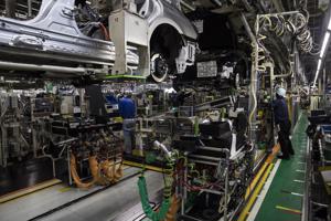 Nhân viên Toyota tự tử, hãng xe Nhật lên biện pháp chống nạn quấy rối