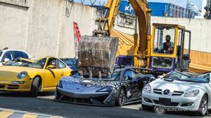 Philippines phá hủy hàng loạt siêu xe, cả xe hiếm McLaren 620R
