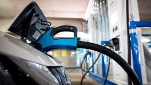 Mỹ chi hàng tỷ USD thúc đẩy mua xe điện