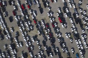 Thiếu chip tồi tệ, giá xe ô tô dự báo sẽ tiếp tục tăng